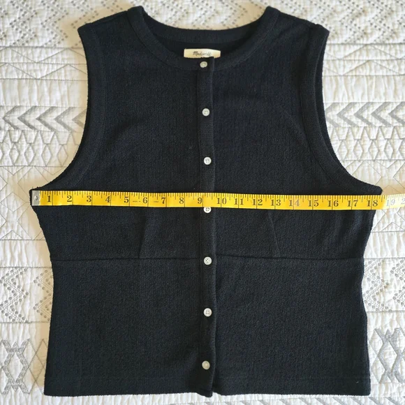 Madewell Black Sleeveless Button-Up Top - Picture 2 of 5